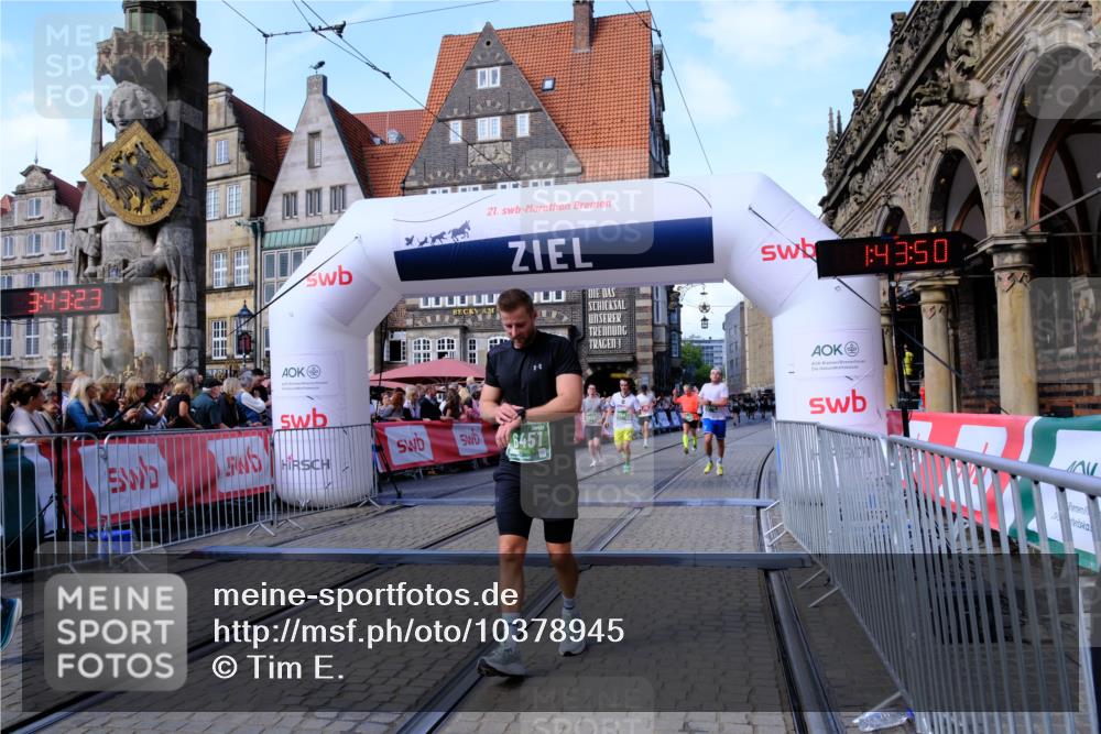 13.09.2026 - 21. swb-Marathon Bremen Tim E. http://msf.ph/oto/10378945 13.09.2026 13:14:12 Ziel 524, 670, 683, 1433, 1704, 1707, 1937, 2422, 2701, 2824, 3236, 5443, 5593, 5610, 6451, 7210, 7283, 7707, 8118, 9426, 9635, 9884, 10105 meine-sportfotos.de
