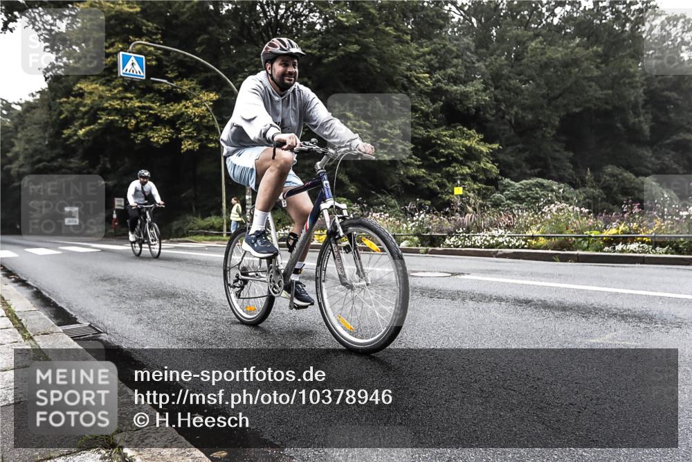 13.09.2026 - Stadtparktriathlon H.Heesch http://msf.ph/oto/10378946 13.09.2026 10:04:36 Radfahren 250, 329 meine-sportfotos.de