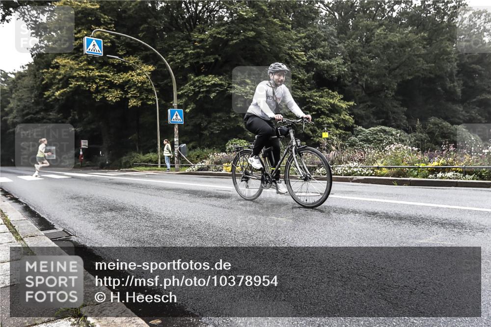 13.09.2026 - Stadtparktriathlon H.Heesch http://msf.ph/oto/10378954 13.09.2026 10:04:37 Radfahren 250, 329 meine-sportfotos.de