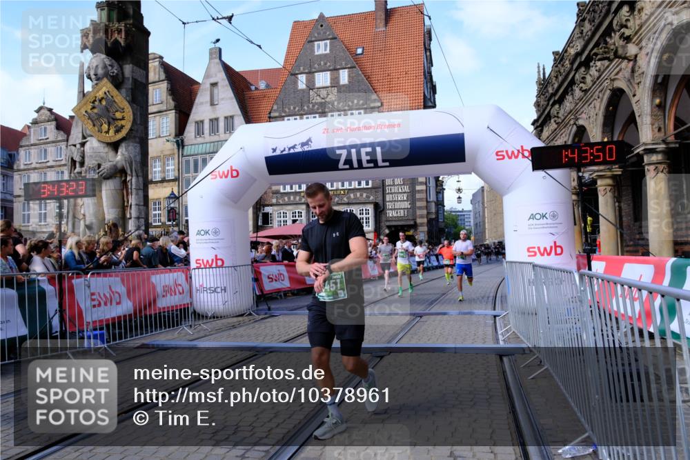13.09.2026 - 21. swb-Marathon Bremen Tim E. http://msf.ph/oto/10378961 13.09.2026 13:14:12 Ziel 524, 670, 683, 1433, 1704, 1707, 1937, 2422, 2701, 2824, 3236, 5443, 5593, 5610, 6451, 7210, 7283, 7707, 8118, 9426, 9635, 9884, 10105 meine-sportfotos.de