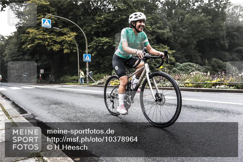 13.09.2026 - Stadtparktriathlon H.Heesch http://msf.ph/oto/10378964 13.09.2026 10:04:46 Radfahren 260, 320 meine-sportfotos.de