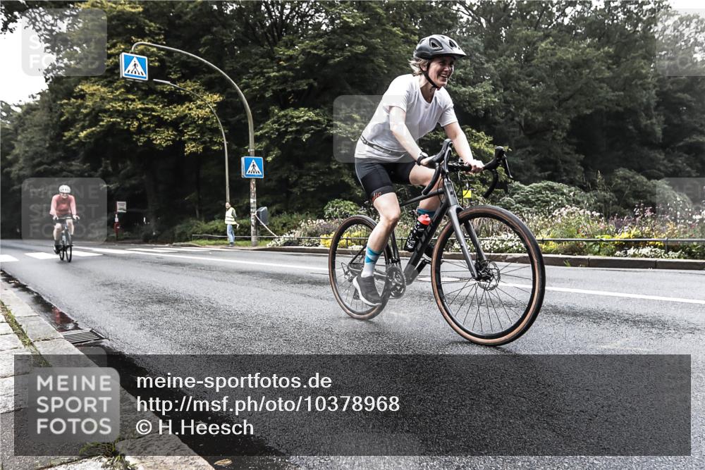 13.09.2026 - Stadtparktriathlon H.Heesch http://msf.ph/oto/10378968 13.09.2026 10:04:55 Radfahren 231, 246 meine-sportfotos.de