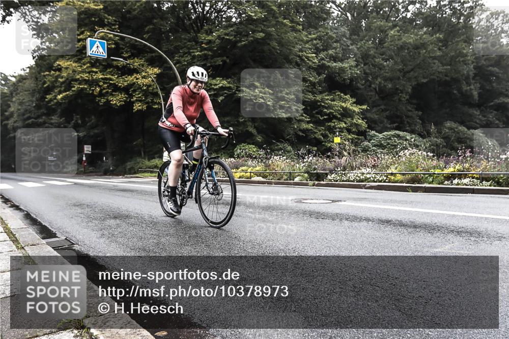 13.09.2026 - Stadtparktriathlon H.Heesch http://msf.ph/oto/10378973 13.09.2026 10:04:56 Radfahren 231, 246 meine-sportfotos.de