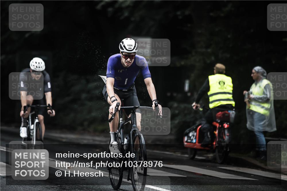13.09.2026 - Stadtparktriathlon H.Heesch http://msf.ph/oto/10378976 13.09.2026 12:22:11 Radfahren 854, 956, 1006, 1050, 1057, 1100, 1116 meine-sportfotos.de