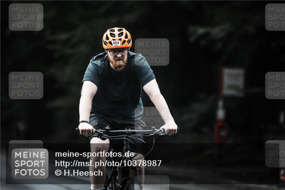 13.09.2026 - Stadtparktriathlon H.Heesch http://msf.ph/oto/10378987 13.09.2026 12:22:12 Radfahren 854, 956, 1006, 1050, 1057, 1100, 1121 meine-sportfotos.de