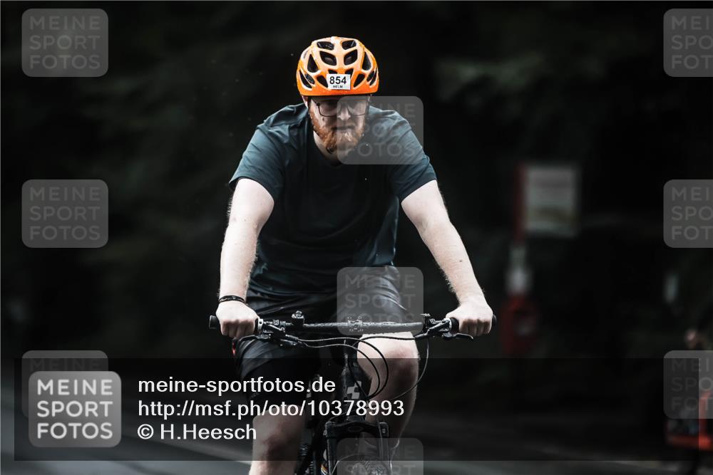 13.09.2026 - Stadtparktriathlon H.Heesch http://msf.ph/oto/10378993 13.09.2026 12:22:13 Radfahren 854, 956, 1006, 1050, 1057, 1100, 1121 meine-sportfotos.de