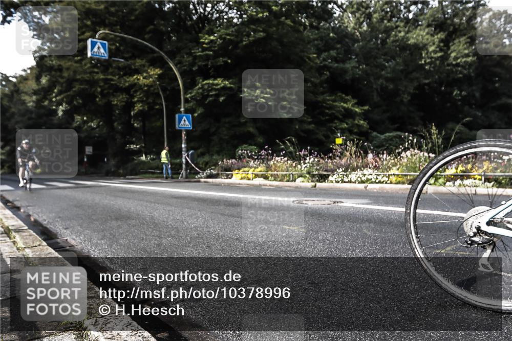 13.09.2026 - Stadtparktriathlon H.Heesch http://msf.ph/oto/10378996 13.09.2026 10:50:57 Radfahren 387, 401, 431 meine-sportfotos.de
