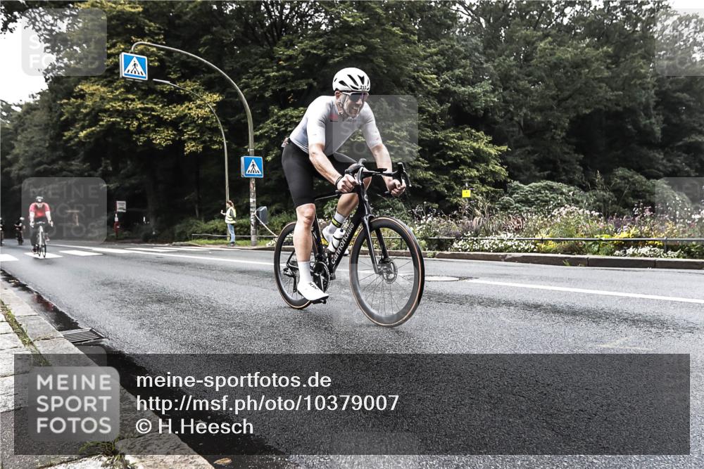 13.09.2026 - Stadtparktriathlon H.Heesch http://msf.ph/oto/10379007 13.09.2026 10:05:16 Radfahren 213, 262, 264, 281, 300, 333 meine-sportfotos.de