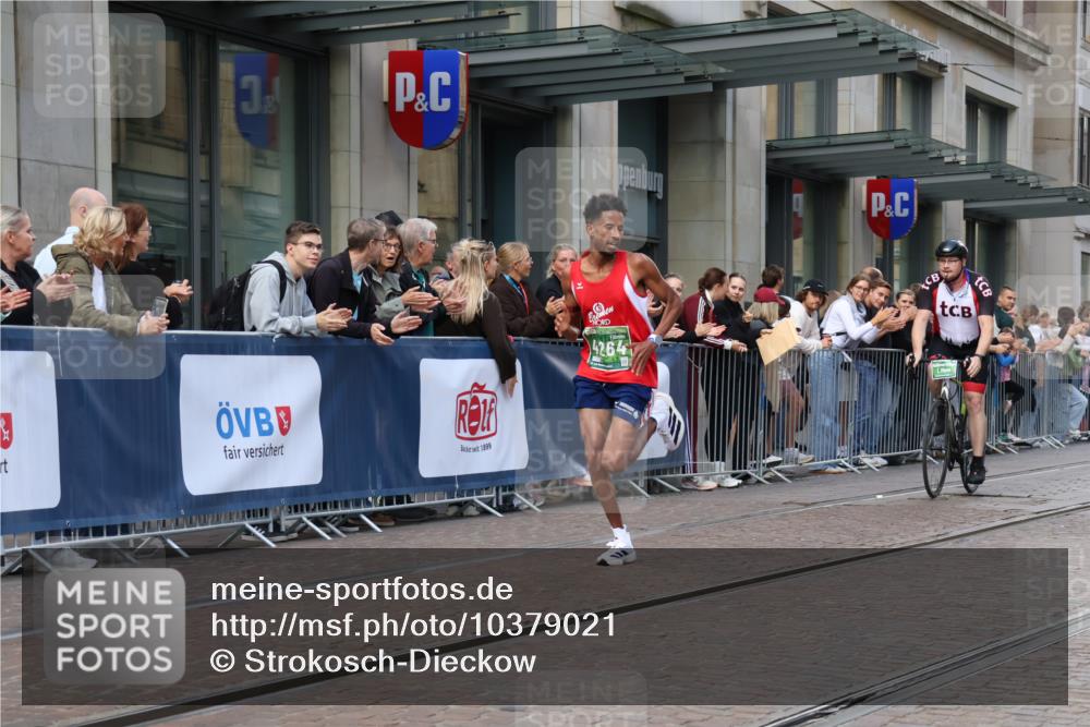 13.09.2026 - 21. swb-Marathon Bremen Strokosch-Dieckow http://msf.ph/oto/10379021 13.09.2026 12:40:28 Ziel 642, 1263, 3662, 4264, 149 meine-sportfotos.de