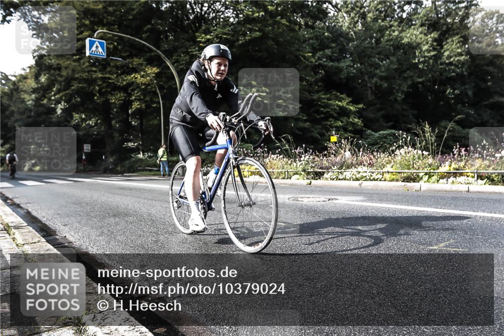 13.09.2026 - Stadtparktriathlon H.Heesch http://msf.ph/oto/10379024 13.09.2026 10:50:59 Radfahren 401, 431, 488 meine-sportfotos.de