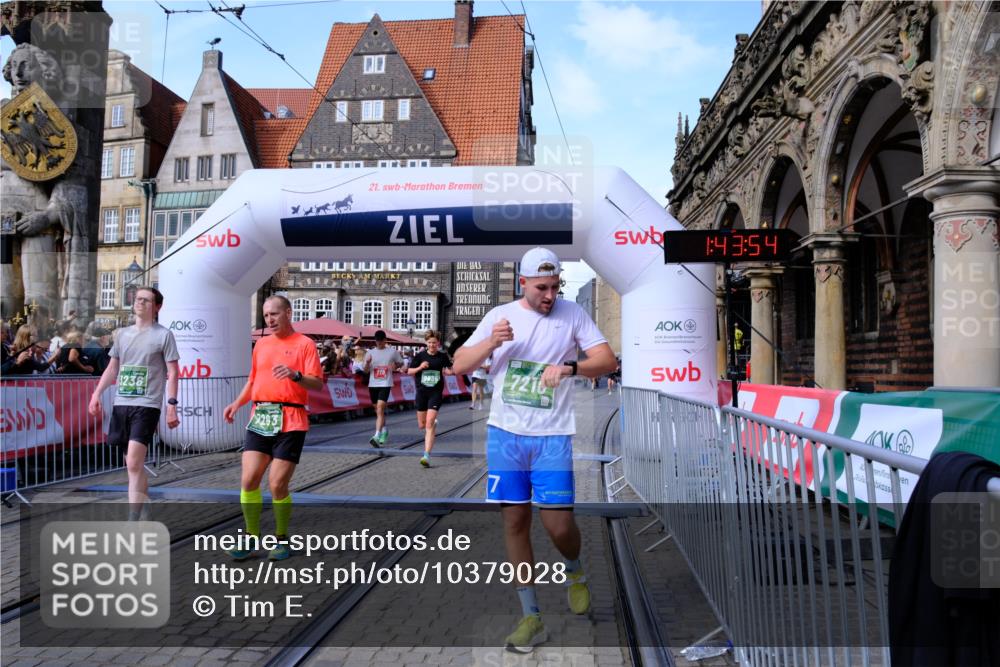 13.09.2026 - 21. swb-Marathon Bremen Tim E. http://msf.ph/oto/10379028 13.09.2026 13:14:16 Ziel 524, 670, 683, 1433, 1613, 1704, 1707, 1937, 2422, 2701, 2824, 3236, 5443, 5593, 5610, 6145, 6451, 7029, 7210, 7283, 7435, 7963, 8118, 8886, 9426, 9635, 10105 meine-sportfotos.de
