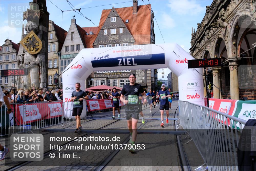 13.09.2026 - 21. swb-Marathon Bremen Tim E. http://msf.ph/oto/10379053 13.09.2026 13:14:25 Ziel 107, 235, 1433, 1542, 1613, 1998, 2043, 2084, 2701, 2824, 2922, 4728, 5593, 5610, 6145, 7029, 7435, 7591, 7963, 8118, 8886, 8919, 9426, 10105 meine-sportfotos.de