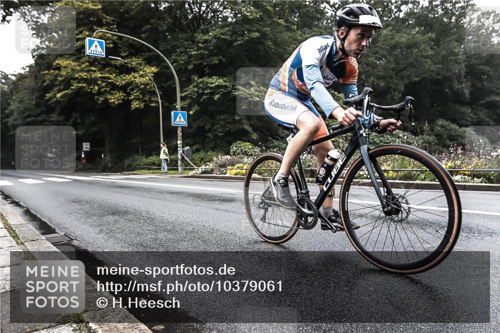 13.09.2026 - Stadtparktriathlon H.Heesch http://msf.ph/oto/10379061 13.09.2026 10:05:42 Radfahren 321 meine-sportfotos.de
