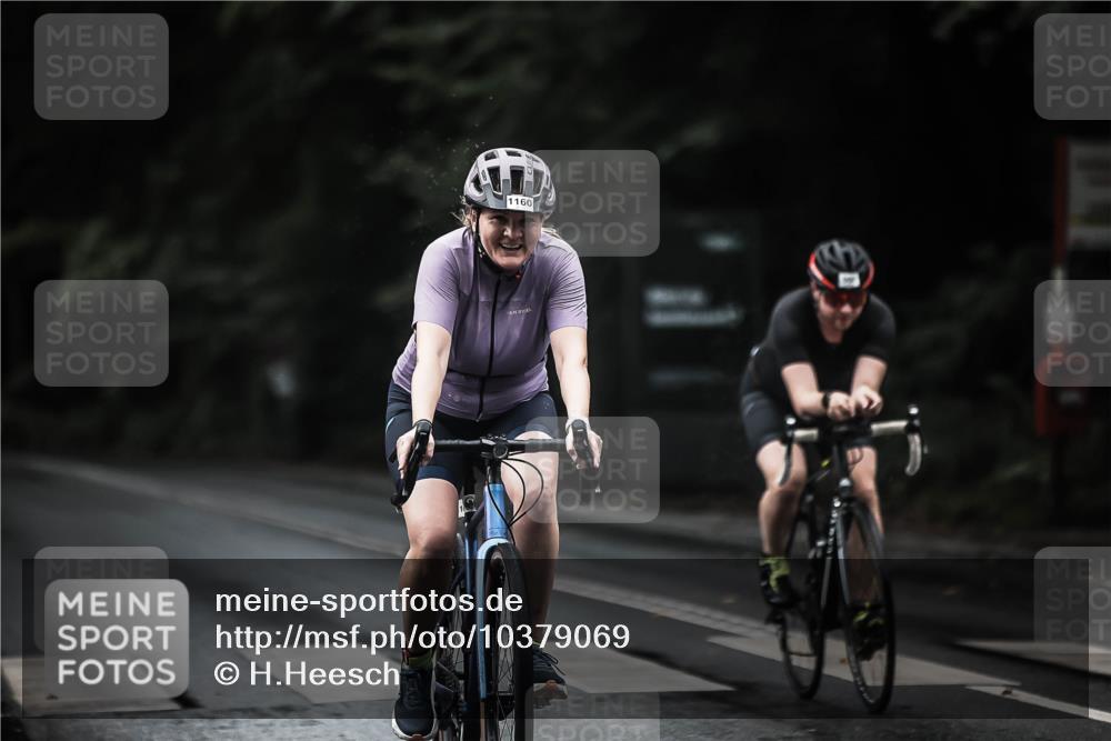 13.09.2026 - Stadtparktriathlon H.Heesch http://msf.ph/oto/10379069 13.09.2026 12:22:22 Radfahren 960, 971, 1057, 1121, 1143, 1160 meine-sportfotos.de