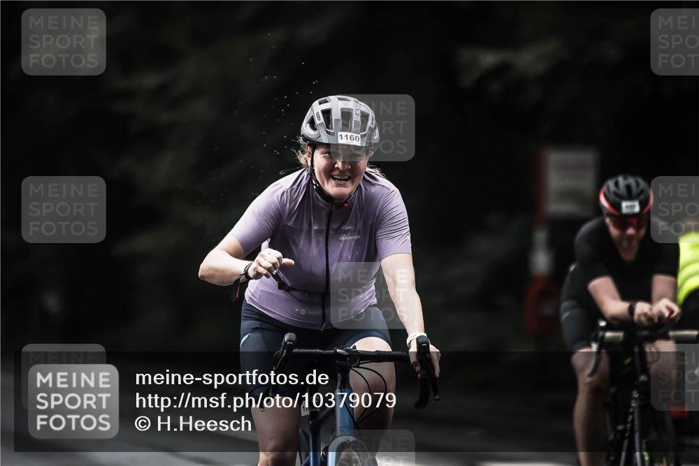 13.09.2026 - Stadtparktriathlon H.Heesch http://msf.ph/oto/10379079 13.09.2026 12:22:23 Radfahren 960, 971, 1121, 1143, 1160 meine-sportfotos.de