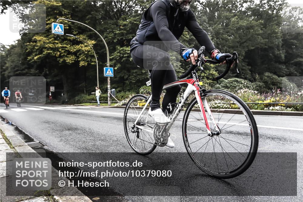 13.09.2026 - Stadtparktriathlon H.Heesch http://msf.ph/oto/10379080 13.09.2026 10:06:10 Radfahren 214, 239, 345 meine-sportfotos.de