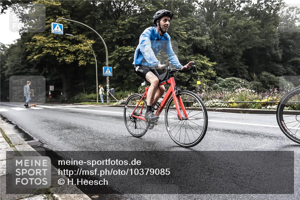 13.09.2026 - Stadtparktriathlon H.Heesch http://msf.ph/oto/10379085 13.09.2026 10:06:12 Radfahren 214, 239, 345 meine-sportfotos.de