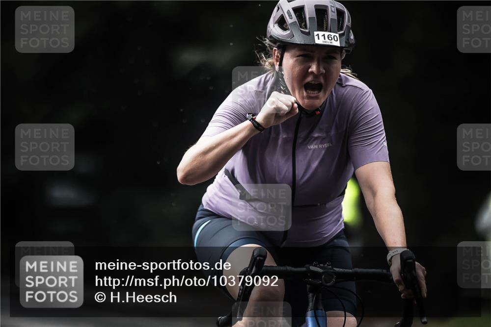 13.09.2026 - Stadtparktriathlon H.Heesch http://msf.ph/oto/10379092 13.09.2026 12:22:23 Radfahren 960, 971, 1121, 1143, 1160 meine-sportfotos.de