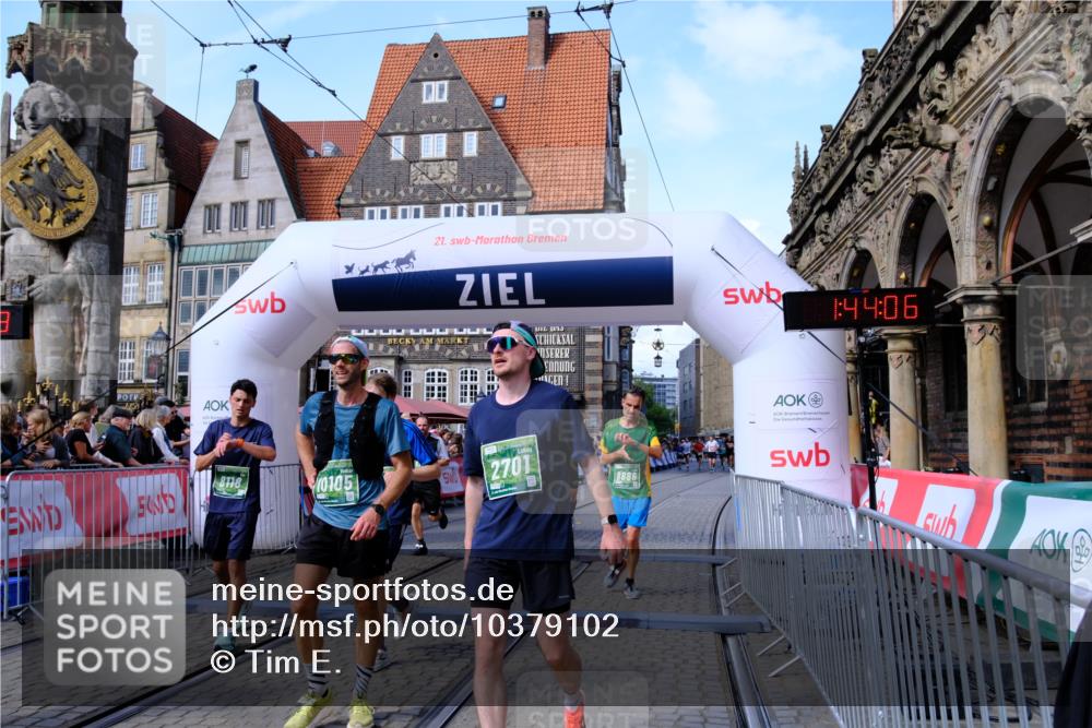 13.09.2026 - 21. swb-Marathon Bremen Tim E. http://msf.ph/oto/10379102 13.09.2026 13:14:28 Ziel 107, 235, 1433, 1542, 1613, 1998, 2043, 2084, 2203, 2701, 2824, 2913, 2922, 4728, 5593, 5610, 5986, 6145, 7029, 7435, 7591, 7659, 7963, 8118, 8886, 8919, 9783, 10105 meine-sportfotos.de