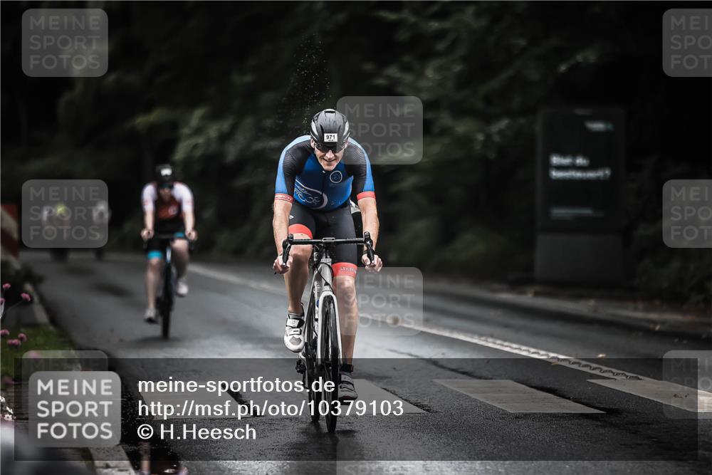 13.09.2026 - Stadtparktriathlon H.Heesch http://msf.ph/oto/10379103 13.09.2026 12:22:25 Radfahren 960, 971, 1143, 1160 meine-sportfotos.de