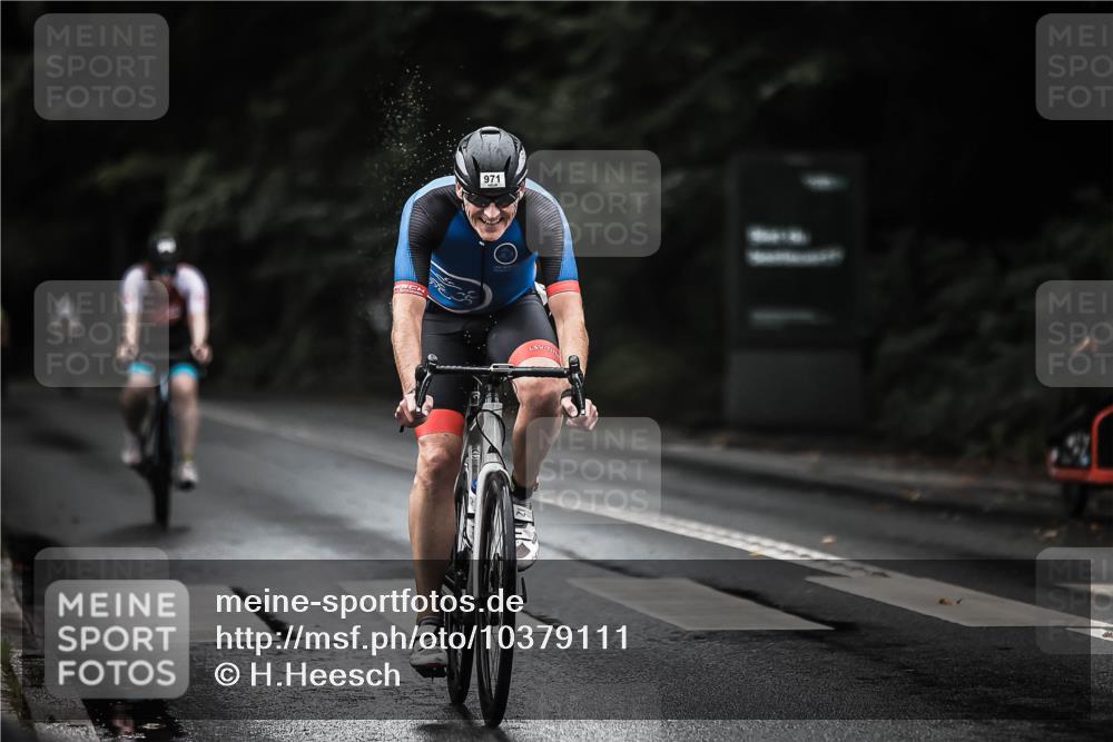 13.09.2026 - Stadtparktriathlon H.Heesch http://msf.ph/oto/10379111 13.09.2026 12:22:25 Radfahren 960, 971, 1143, 1160 meine-sportfotos.de