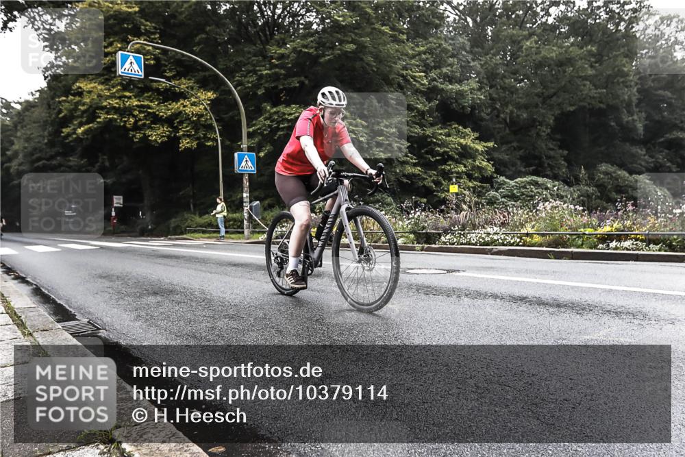 13.09.2026 - Stadtparktriathlon H.Heesch http://msf.ph/oto/10379114 13.09.2026 10:06:36 Radfahren 234, 283 meine-sportfotos.de