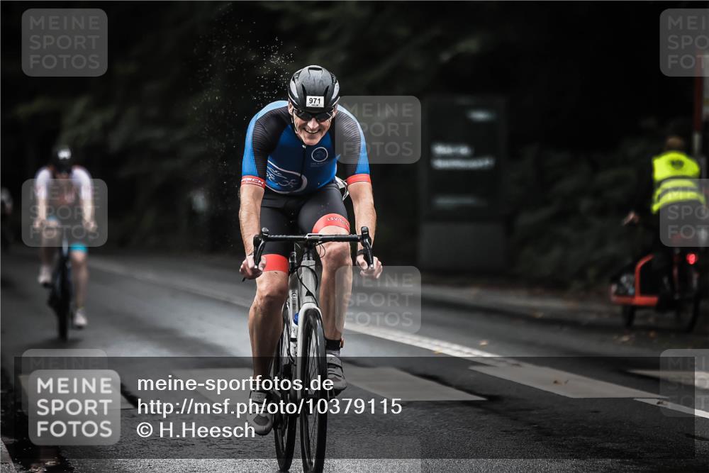 13.09.2026 - Stadtparktriathlon H.Heesch http://msf.ph/oto/10379115 13.09.2026 12:22:26 Radfahren 960, 971, 1143, 1160 meine-sportfotos.de