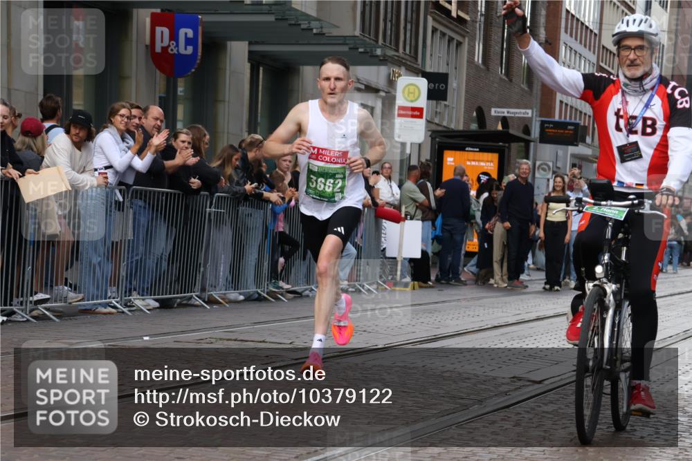 13.09.2026 - 21. swb-Marathon Bremen Strokosch-Dieckow http://msf.ph/oto/10379122 13.09.2026 12:40:33 Ziel 642, 1263, 3662, 4264 meine-sportfotos.de