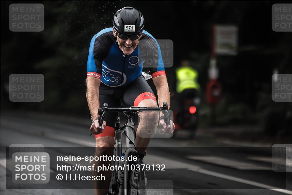 13.09.2026 - Stadtparktriathlon H.Heesch http://msf.ph/oto/10379132 13.09.2026 12:22:26 Radfahren 960, 971, 1143, 1160 meine-sportfotos.de