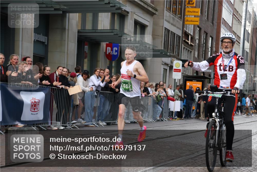 13.09.2026 - 21. swb-Marathon Bremen Strokosch-Dieckow http://msf.ph/oto/10379137 13.09.2026 12:40:33 Ziel 642, 1263, 3662, 4264 meine-sportfotos.de