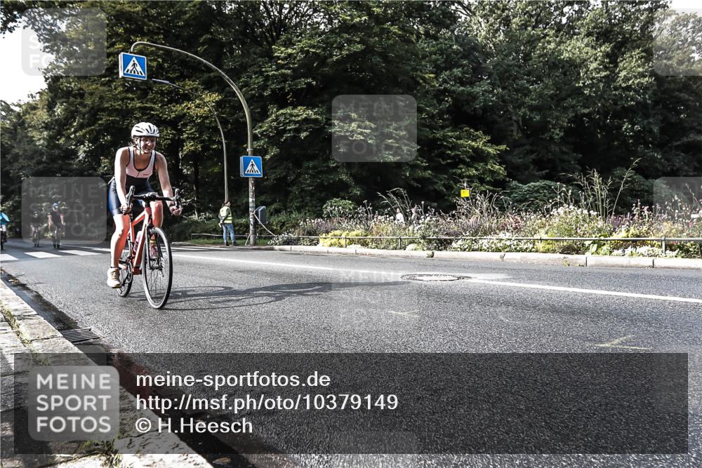 13.09.2026 - Stadtparktriathlon H.Heesch http://msf.ph/oto/10379149 13.09.2026 10:51:04 Radfahren 444, 481, 488, 562 meine-sportfotos.de