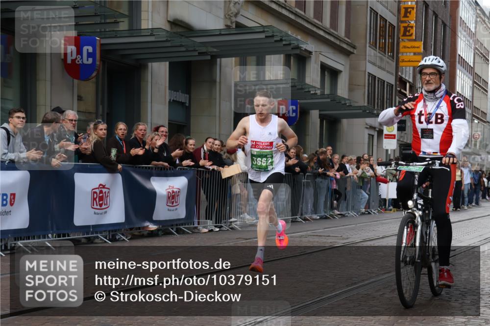 13.09.2026 - 21. swb-Marathon Bremen Strokosch-Dieckow http://msf.ph/oto/10379151 13.09.2026 12:40:34 Ziel 642, 1263, 3662, 4264 meine-sportfotos.de