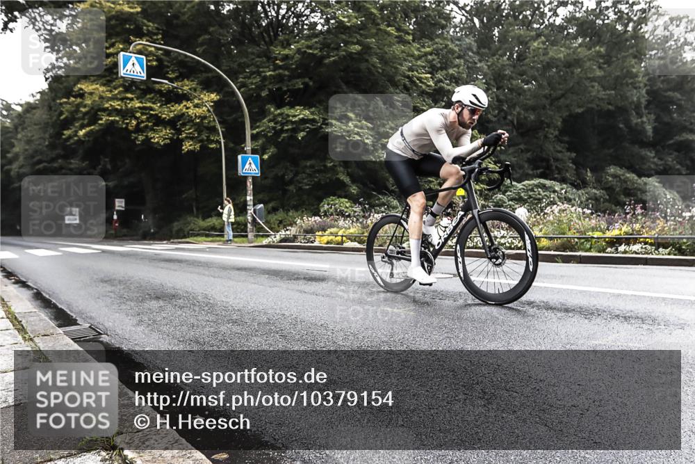 13.09.2026 - Stadtparktriathlon H.Heesch http://msf.ph/oto/10379154 13.09.2026 10:06:59 Radfahren 290, 306, 328 meine-sportfotos.de