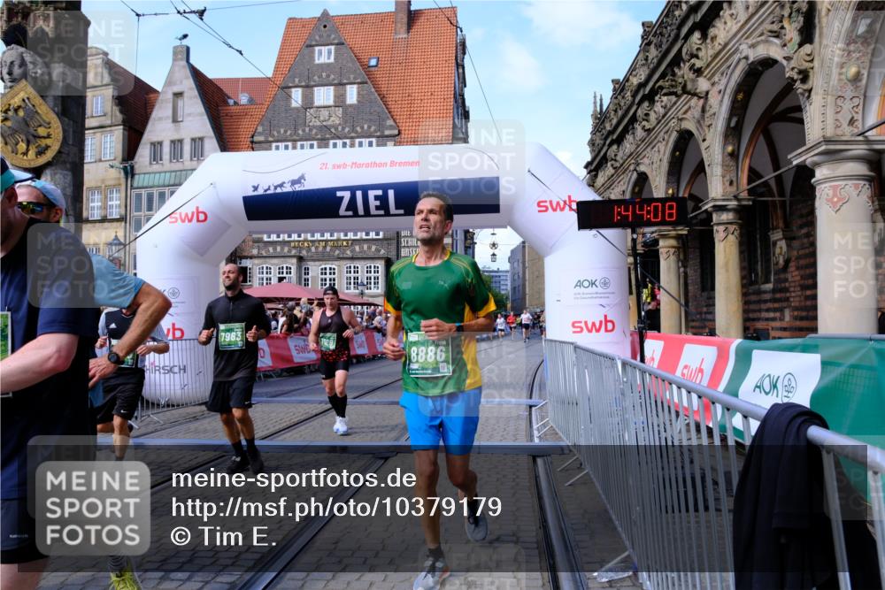 13.09.2026 - 21. swb-Marathon Bremen Tim E. http://msf.ph/oto/10379179 13.09.2026 13:14:29 Ziel 107, 235, 1433, 1542, 1613, 1998, 2043, 2084, 2203, 2701, 2824, 2913, 2922, 3545, 4728, 5593, 5610, 5986, 6145, 7029, 7435, 7591, 7659, 7963, 8118, 8886, 8919, 9783, 10105 meine-sportfotos.de