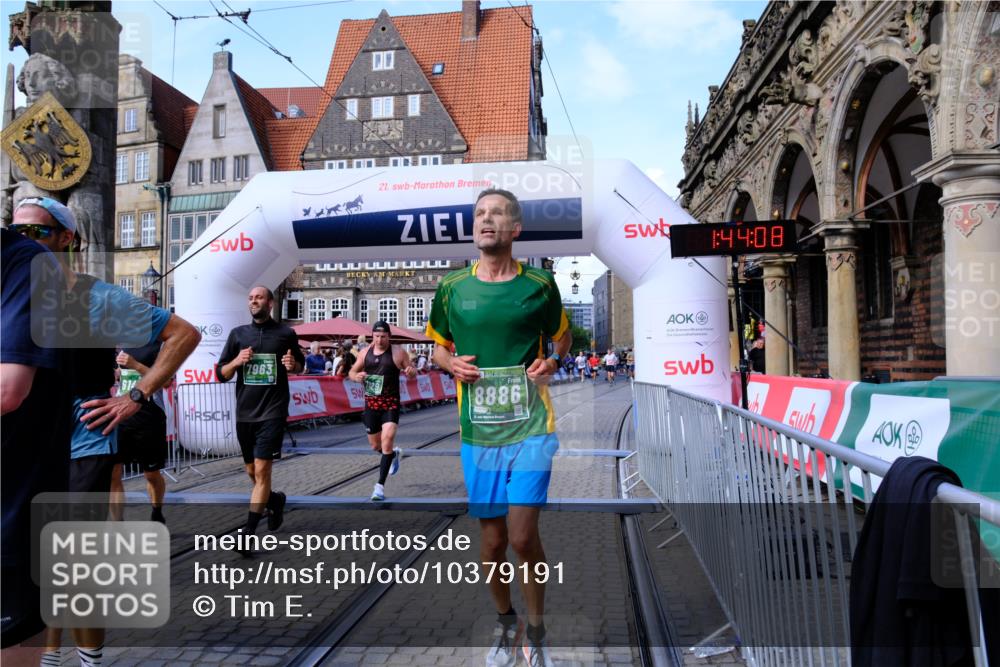 13.09.2026 - 21. swb-Marathon Bremen Tim E. http://msf.ph/oto/10379191 13.09.2026 13:14:30 Ziel 107, 235, 1433, 1542, 1613, 1998, 2043, 2084, 2203, 2701, 2824, 2913, 2922, 3545, 4452, 4728, 5593, 5610, 5986, 6145, 7029, 7435, 7591, 7659, 7963, 8118, 8886, 8919, 9783, 10105 meine-sportfotos.de