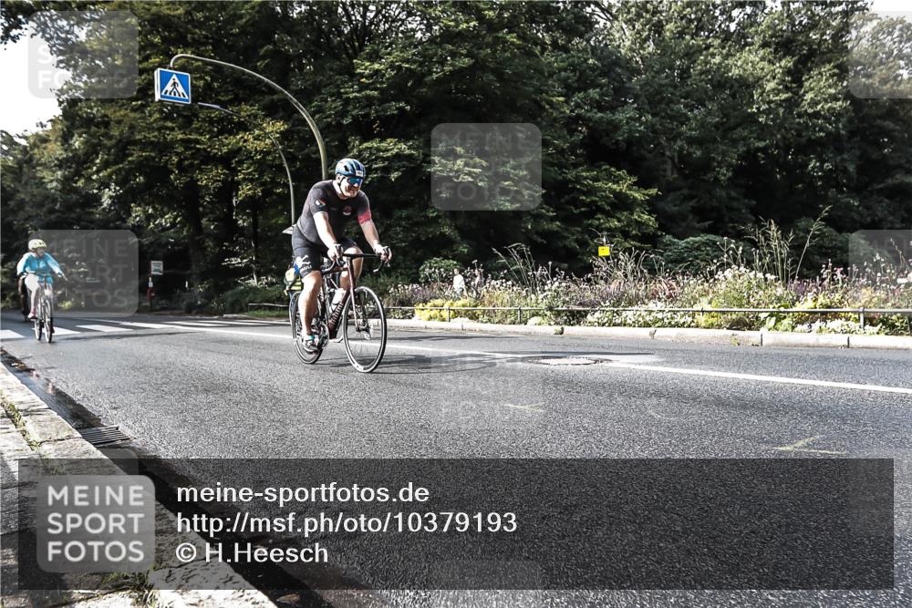 13.09.2026 - Stadtparktriathlon H.Heesch http://msf.ph/oto/10379193 13.09.2026 10:51:06 Radfahren 343, 444, 481, 528, 562 meine-sportfotos.de