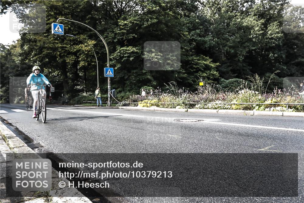 13.09.2026 - Stadtparktriathlon H.Heesch http://msf.ph/oto/10379213 13.09.2026 10:51:07 Radfahren 343, 444, 481, 528, 562 meine-sportfotos.de