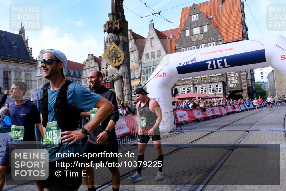 13.09.2026 - 21. swb-Marathon Bremen Tim E. http://msf.ph/oto/10379225 13.09.2026 13:14:32 Ziel 107, 235, 469, 1433, 1542, 1613, 1998, 2043, 2084, 2203, 2913, 2922, 3545, 4452, 4728, 5986, 6145, 7029, 7435, 7591, 7659, 7963, 8118, 8886, 8919, 9783 meine-sportfotos.de