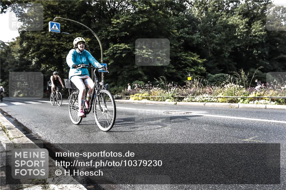 13.09.2026 - Stadtparktriathlon H.Heesch http://msf.ph/oto/10379230 13.09.2026 10:51:08 Radfahren 343, 375, 481, 528, 562 meine-sportfotos.de