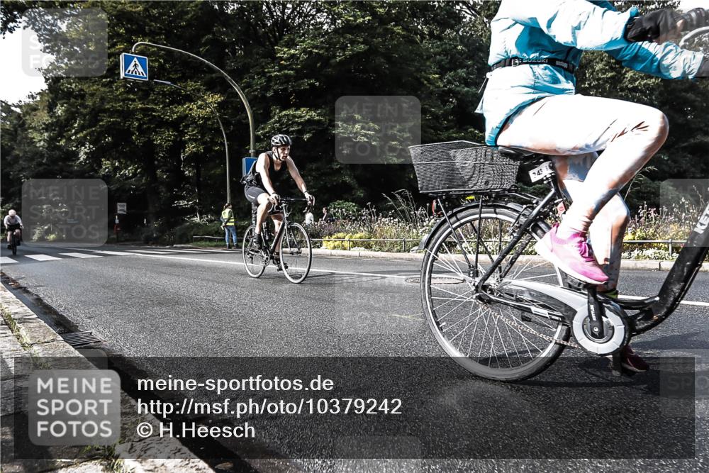 13.09.2026 - Stadtparktriathlon H.Heesch http://msf.ph/oto/10379242 13.09.2026 10:51:09 Radfahren 343, 375, 481, 528, 562 meine-sportfotos.de
