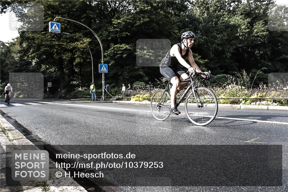 13.09.2026 - Stadtparktriathlon H.Heesch http://msf.ph/oto/10379253 13.09.2026 10:51:09 Radfahren 343, 375, 481, 528, 562 meine-sportfotos.de