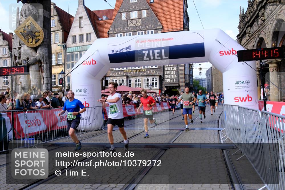 13.09.2026 - 21. swb-Marathon Bremen Tim E. http://msf.ph/oto/10379272 13.09.2026 13:14:37 Ziel 107, 235, 469, 1043, 1125, 1492, 1542, 1998, 2043, 2084, 2203, 2913, 2922, 3085, 3545, 4452, 4728, 5836, 5986, 6130, 7591, 7659, 7826, 8456, 8919, 9783 meine-sportfotos.de