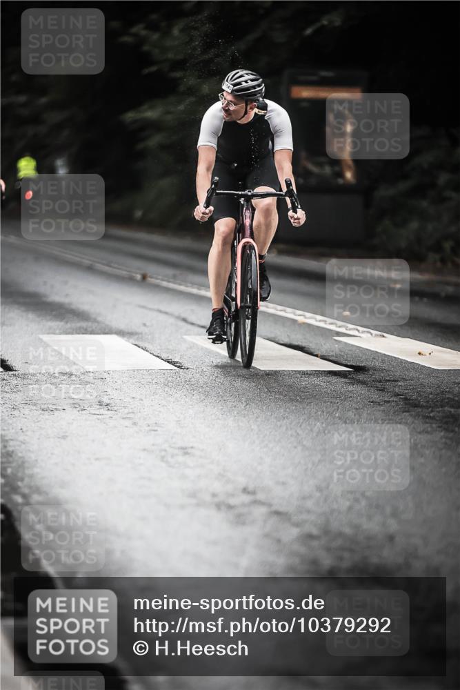 13.09.2026 - Stadtparktriathlon H.Heesch http://msf.ph/oto/10379292 13.09.2026 12:22:41 Radfahren 966, 983, 1040, 1054, 1068, 1129, 1140 meine-sportfotos.de