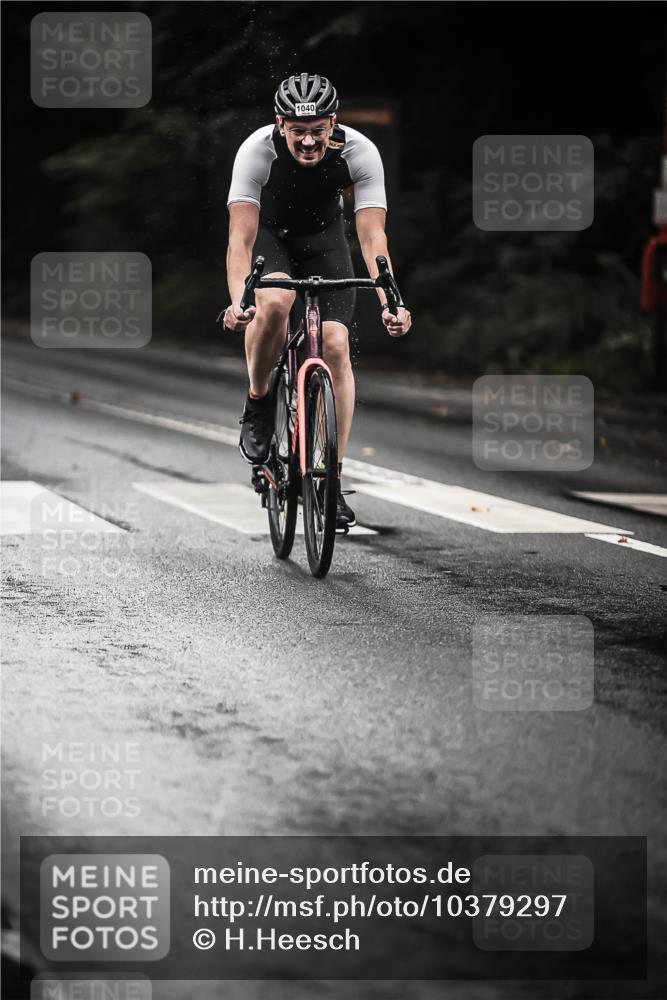 13.09.2026 - Stadtparktriathlon H.Heesch http://msf.ph/oto/10379297 13.09.2026 12:22:41 Radfahren 966, 983, 1040, 1054, 1068, 1129, 1140 meine-sportfotos.de