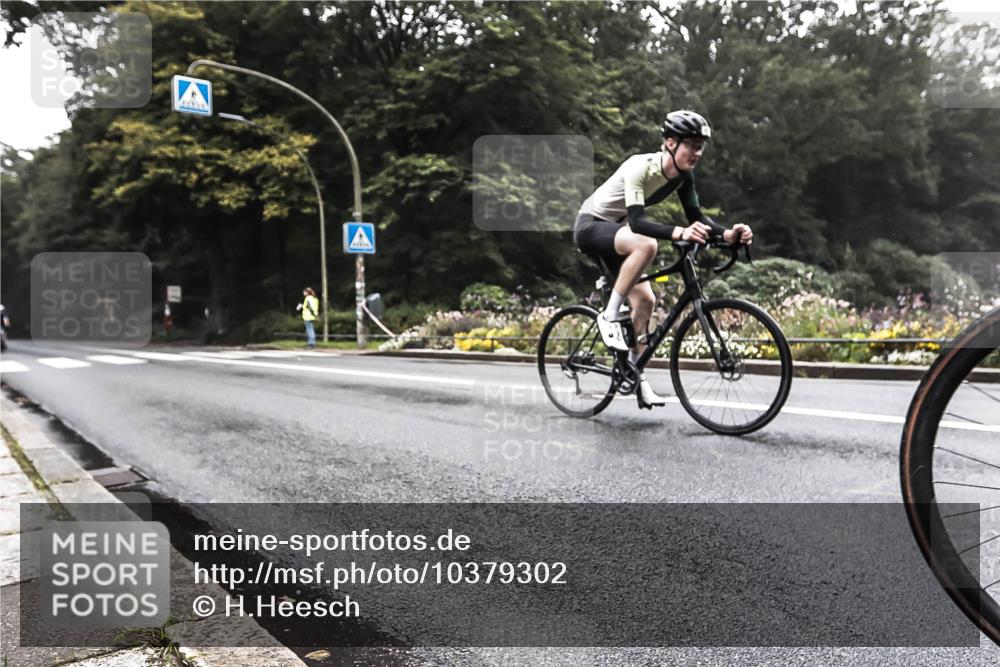 13.09.2026 - Stadtparktriathlon H.Heesch http://msf.ph/oto/10379302 13.09.2026 10:09:03 Radfahren 241, 244, 279, 289, 327 meine-sportfotos.de