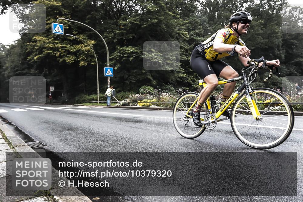 13.09.2026 - Stadtparktriathlon H.Heesch http://msf.ph/oto/10379320 13.09.2026 10:09:32 Radfahren 211 meine-sportfotos.de