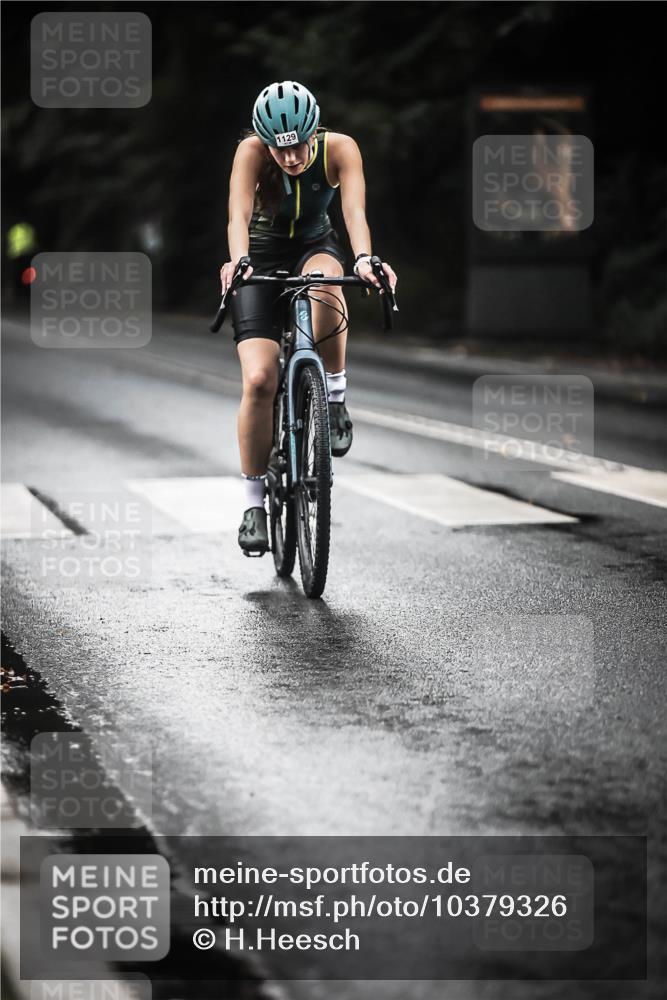 13.09.2026 - Stadtparktriathlon H.Heesch http://msf.ph/oto/10379326 13.09.2026 12:22:43 Radfahren 983, 1040, 1054, 1129, 1140 meine-sportfotos.de