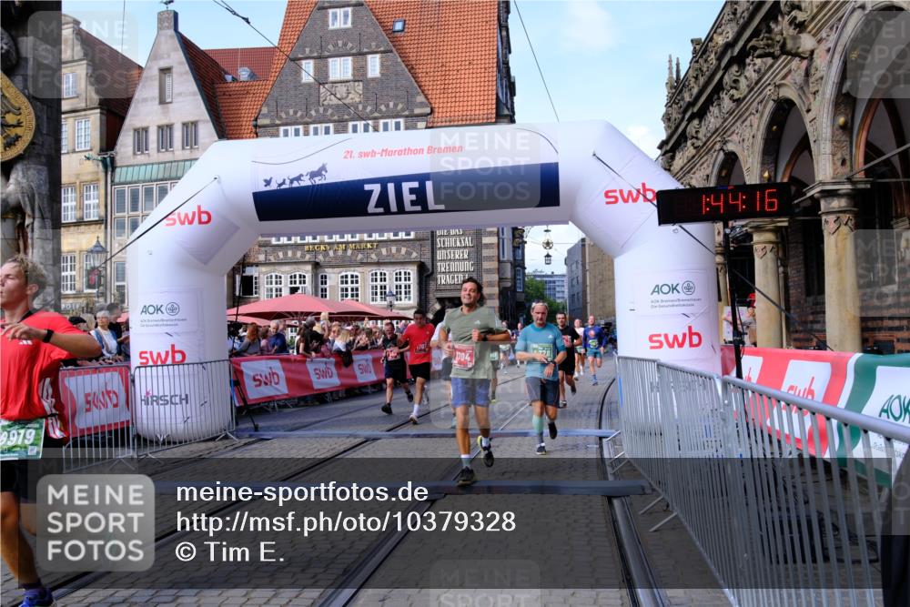 13.09.2026 - 21. swb-Marathon Bremen Tim E. http://msf.ph/oto/10379328 13.09.2026 13:14:38 Ziel 107, 235, 376, 469, 1043, 1125, 1492, 1542, 1814, 1998, 2043, 2084, 2203, 2913, 2922, 3085, 3545, 4452, 4728, 5836, 5986, 6130, 6506, 7591, 7659, 7826, 8456, 8919, 9783 meine-sportfotos.de