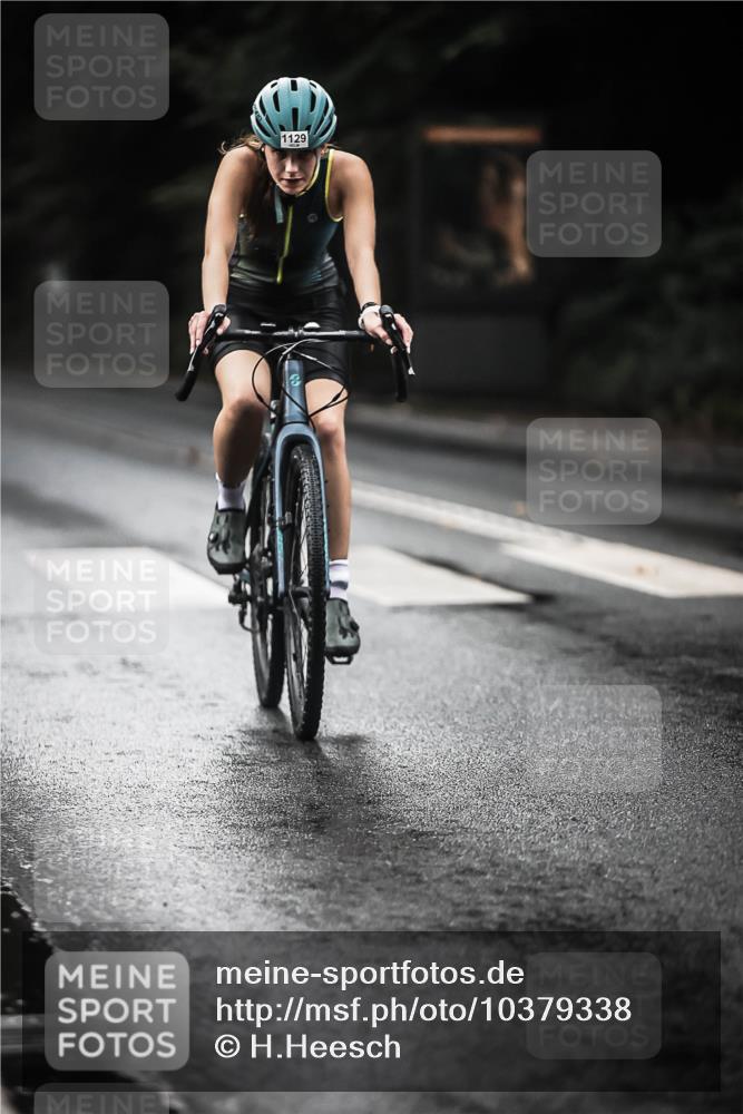 13.09.2026 - Stadtparktriathlon H.Heesch http://msf.ph/oto/10379338 13.09.2026 12:22:44 Radfahren 983, 1040, 1054, 1129, 1140 meine-sportfotos.de
