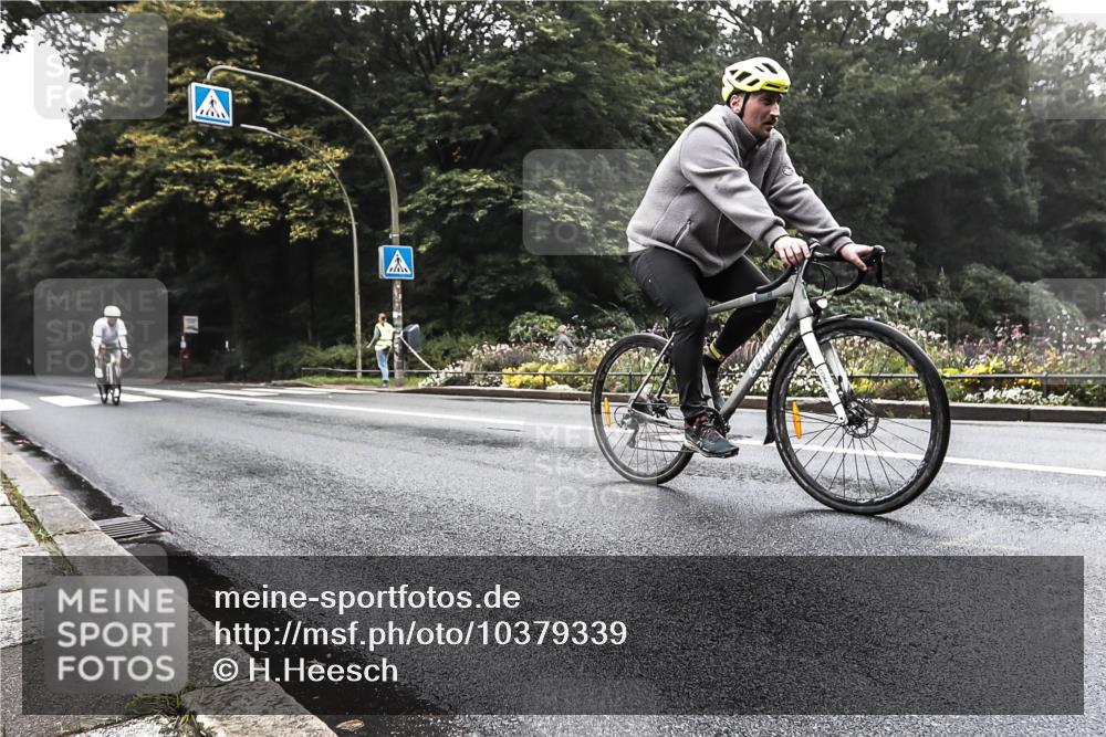 13.09.2026 - Stadtparktriathlon H.Heesch http://msf.ph/oto/10379339 13.09.2026 10:09:58 Radfahren 247, 251 meine-sportfotos.de